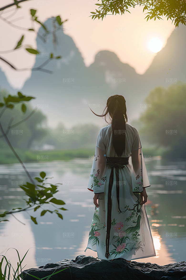女生旅行背影自然自由行摄影图