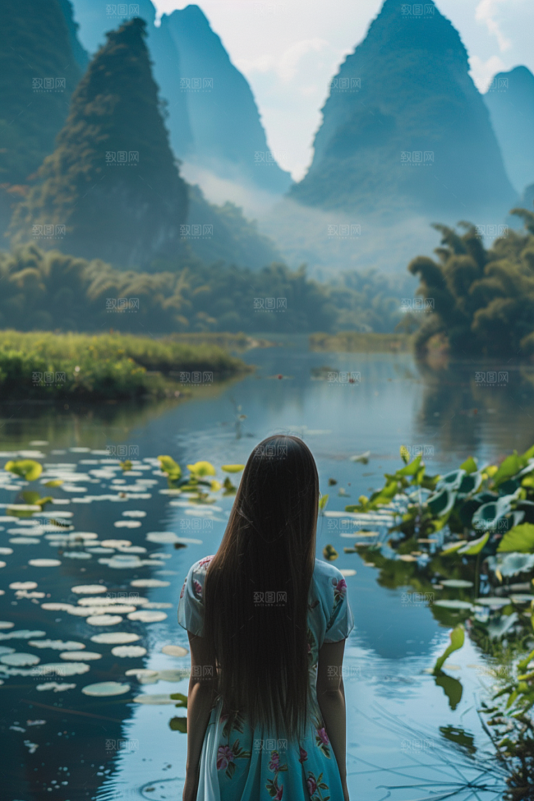 女生旅行背影辽阔探险摄影图