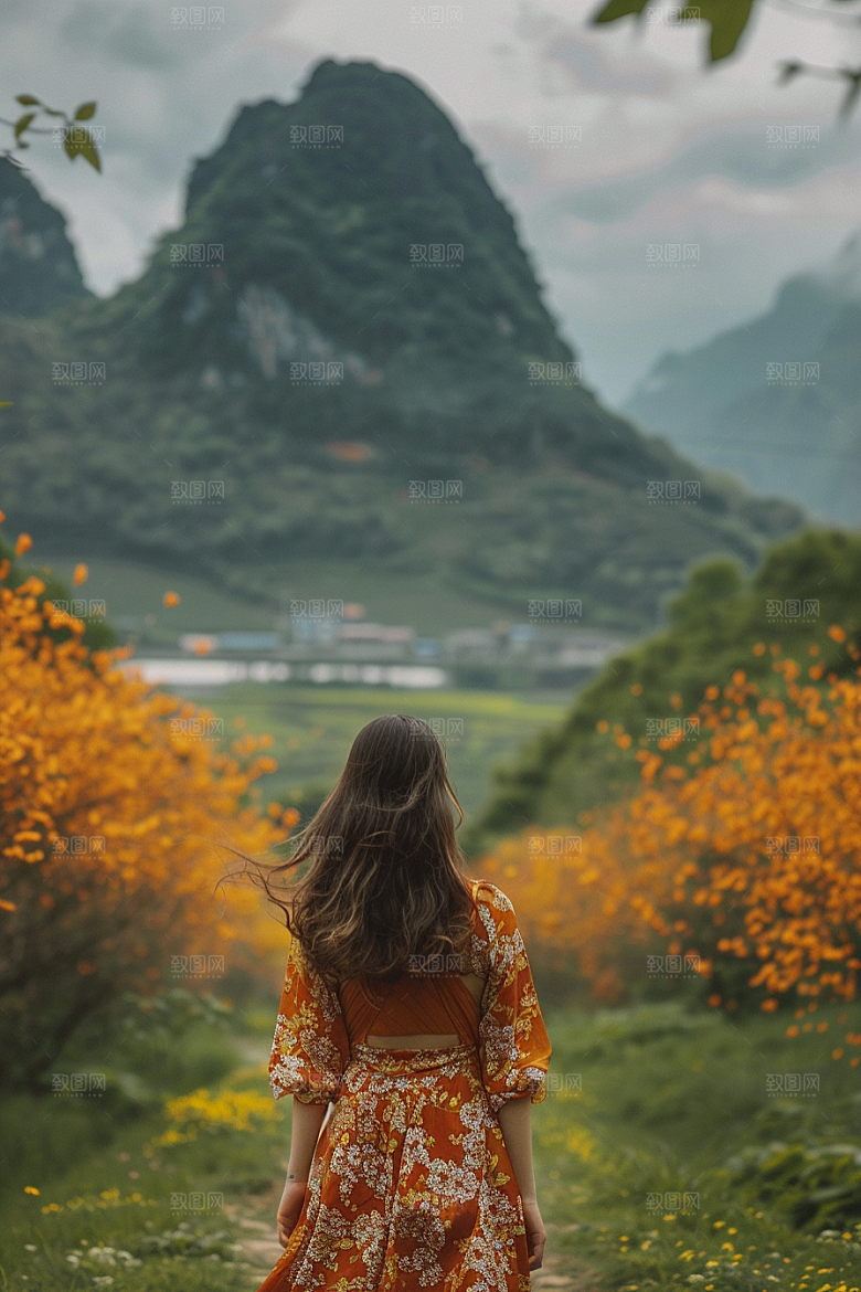 女生旅行背影徒步高清摄影图