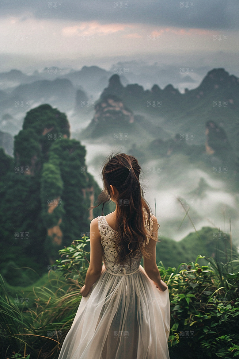 女生旅行背影徒步辽阔摄影图