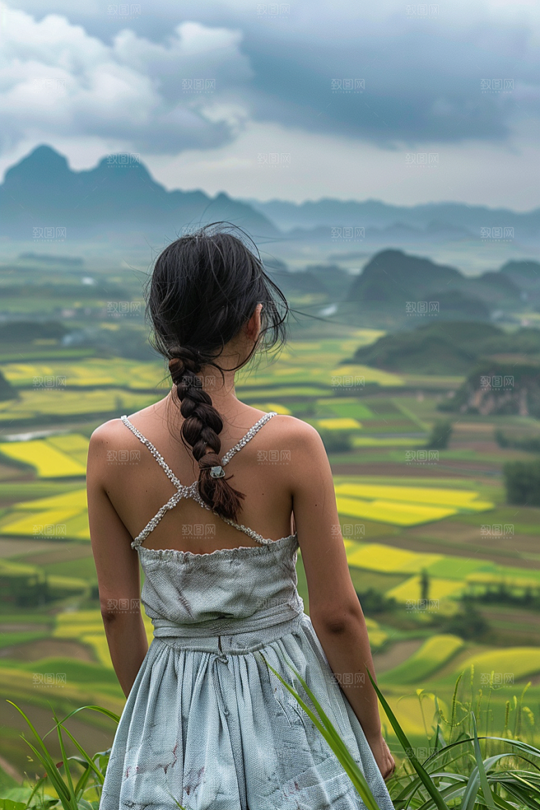 女生旅行背影风光户外摄影图
