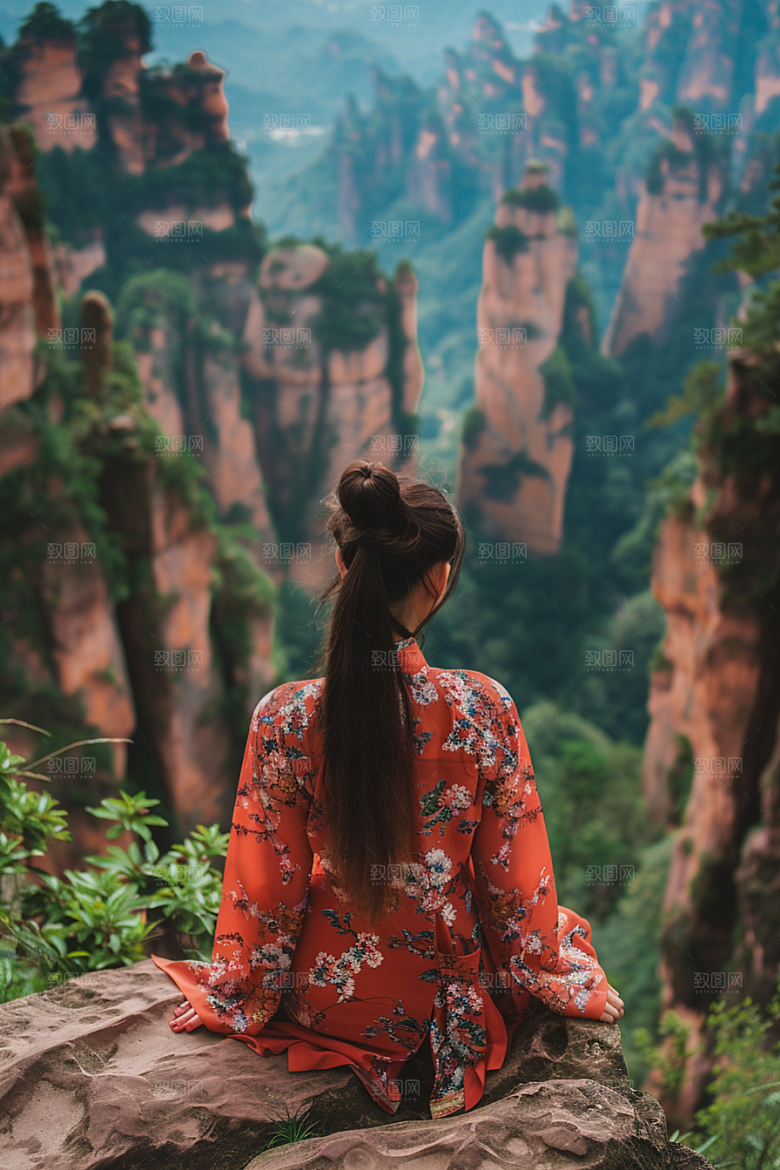 女生旅行背影徒步辽阔摄影图