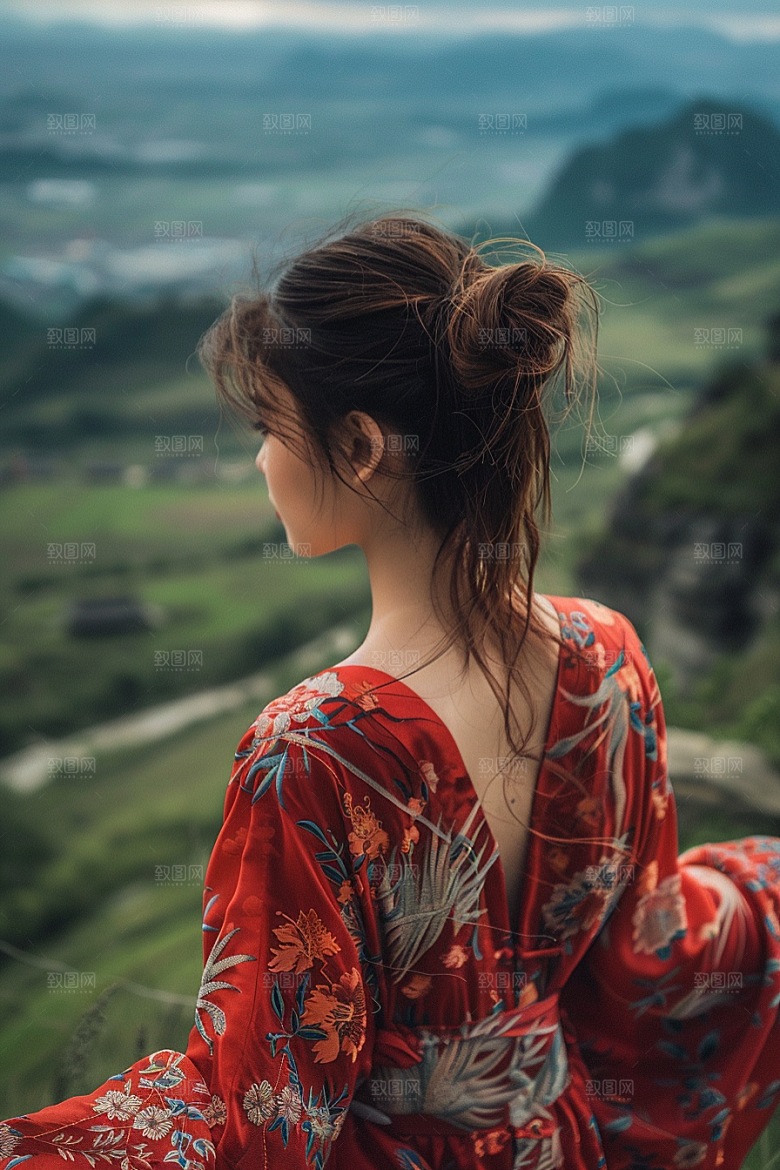 女生旅行背影唯美自然摄影图