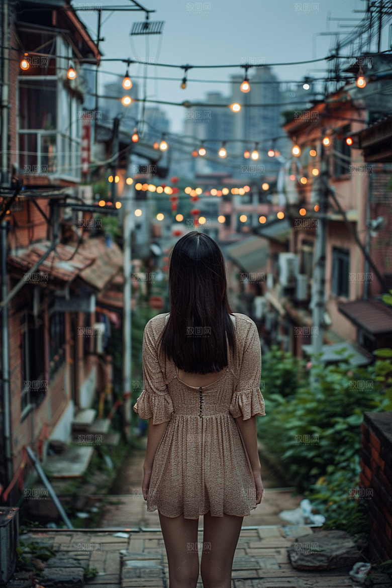 女生旅行背影自由行徒步摄影图