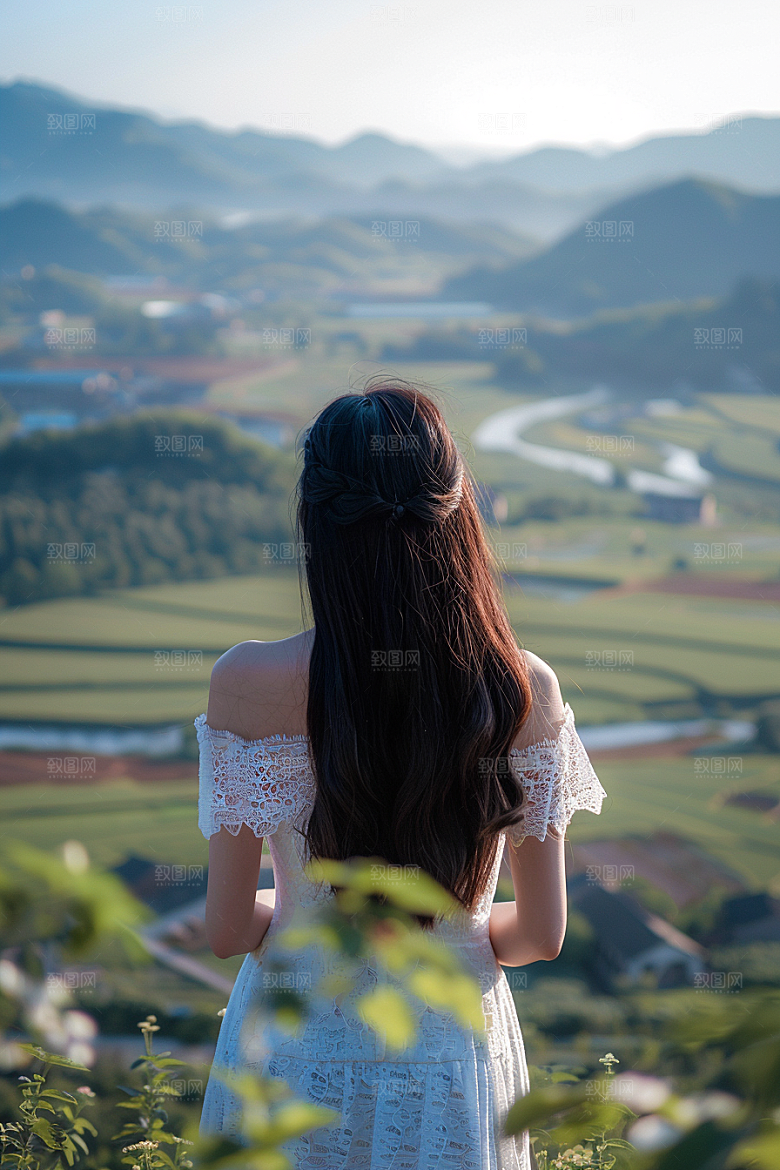 女生旅行背影自然探险摄影图