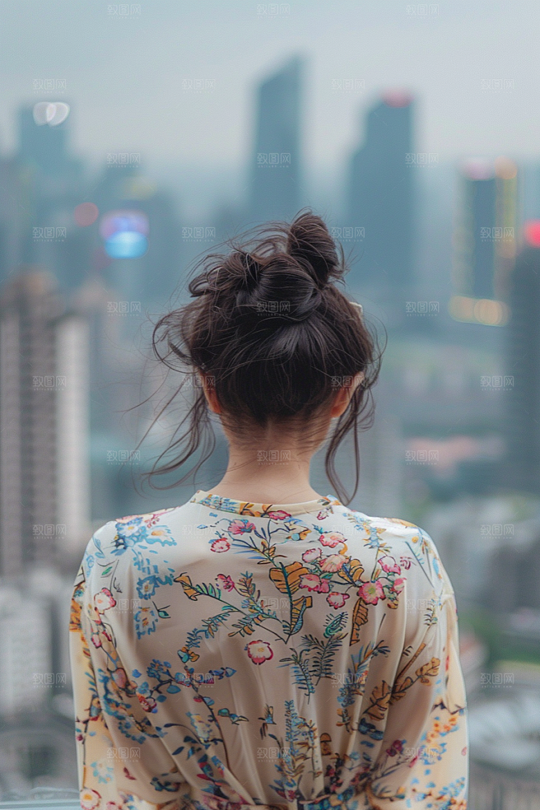 女生旅行背影户外探险摄影图