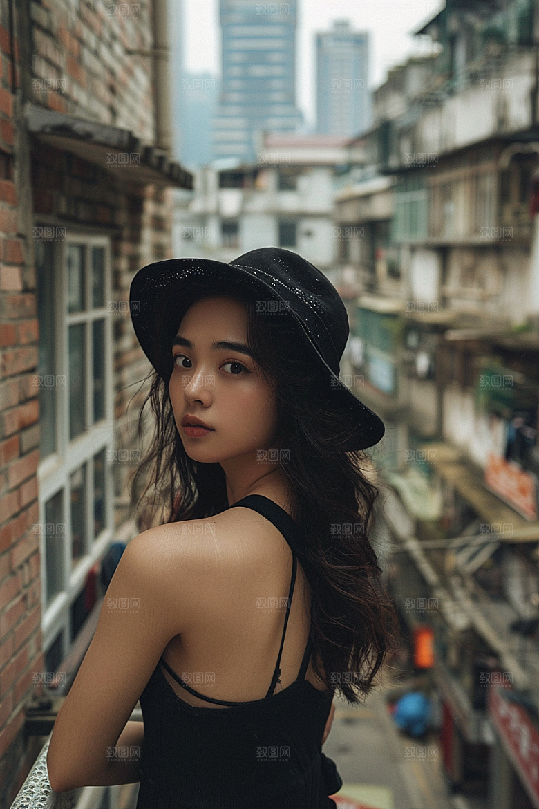 女生旅行背影唯美自然摄影图
