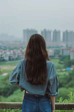 女生旅行背影人物自由行摄影图