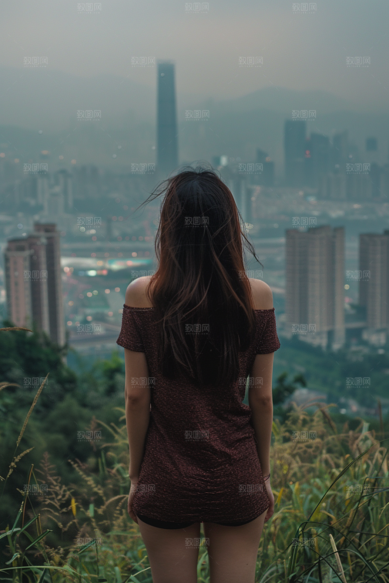女生旅行背影唯美户外摄影图