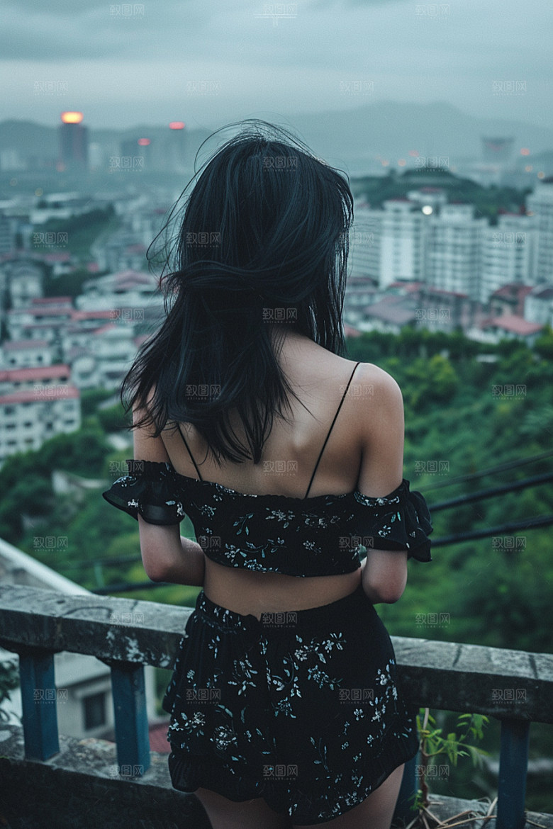女生旅行背影风光徒步摄影图