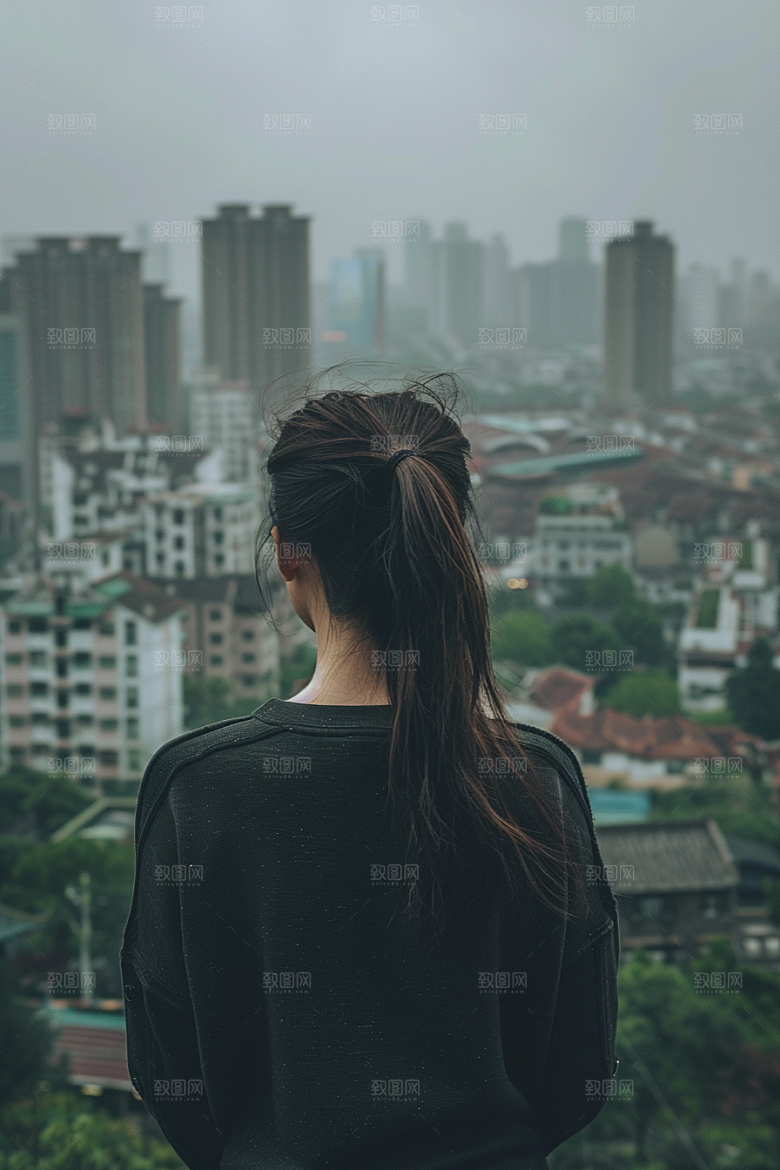 女生旅行背影唯美户外摄影图
