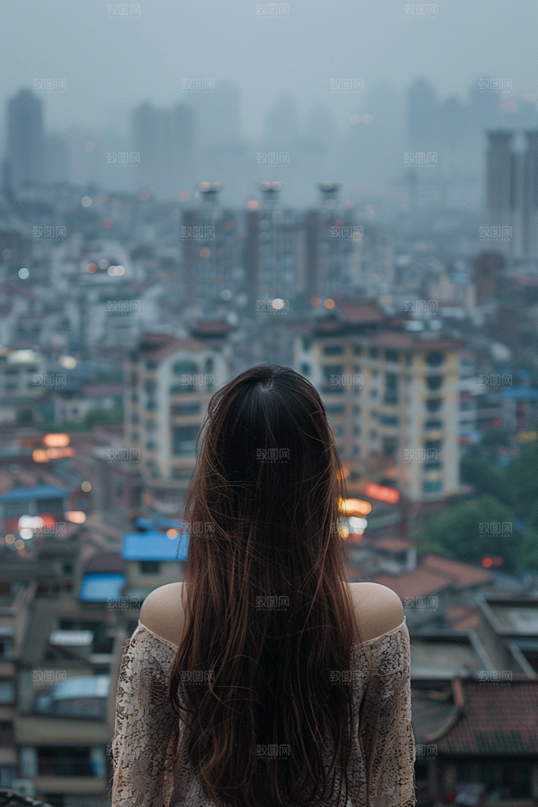 女生旅行背影自然探险摄影图