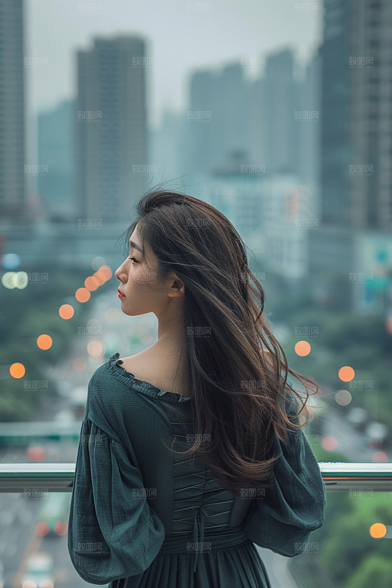 女生旅行背影户外旅游摄影图