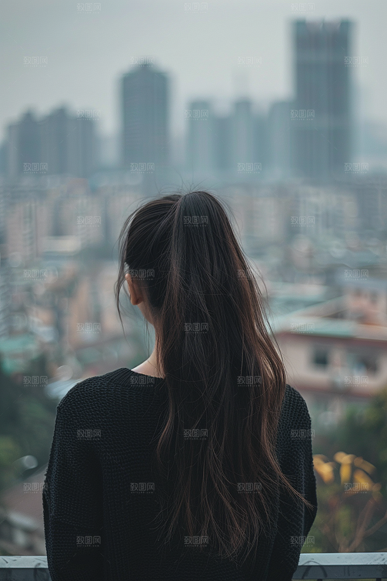 女生旅行背影探险徒步摄影图