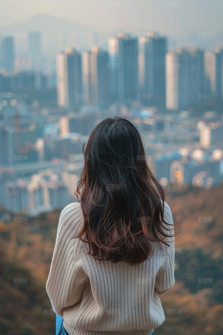 女生旅行背影探险辽阔摄影图