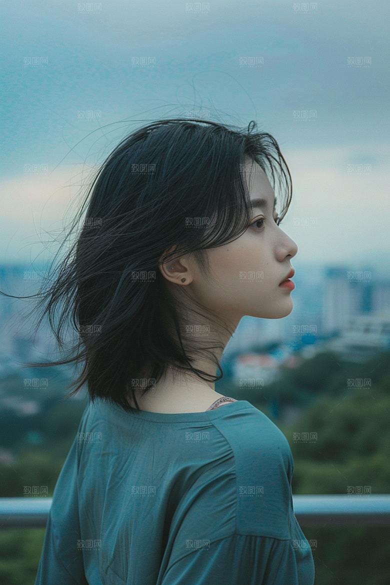 女生旅行背影自然唯美摄影图