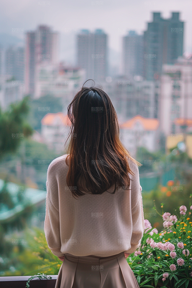 女生旅行背影探险旅游摄影图