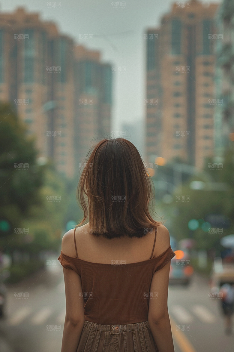 女生旅行背影自由行户外摄影图