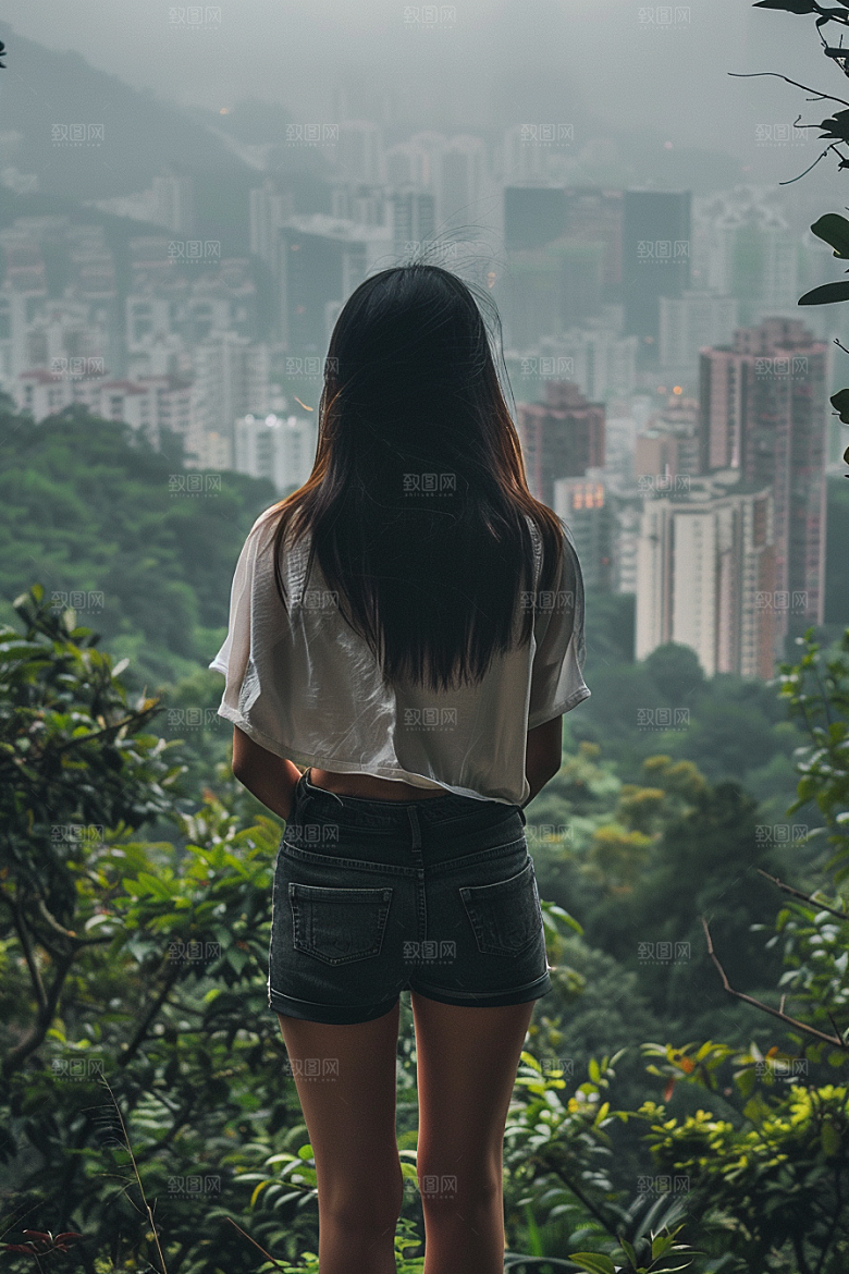 女生旅行背影户外探险摄影图