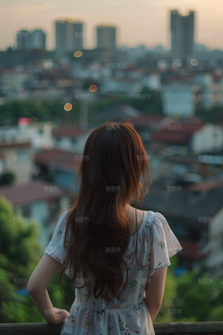 女生旅行背影唯美探险摄影图