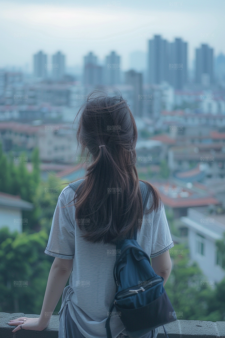 女生旅行背影探险风光摄影图