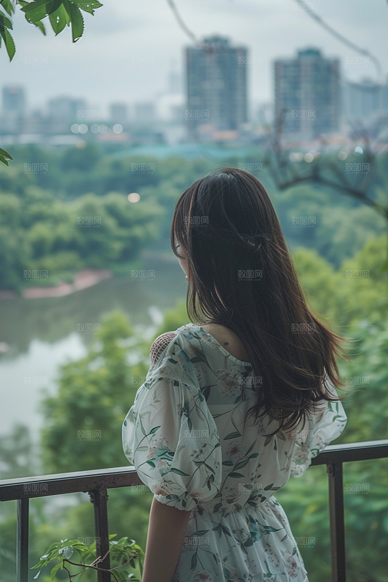 女生旅行背影人物高清摄影图