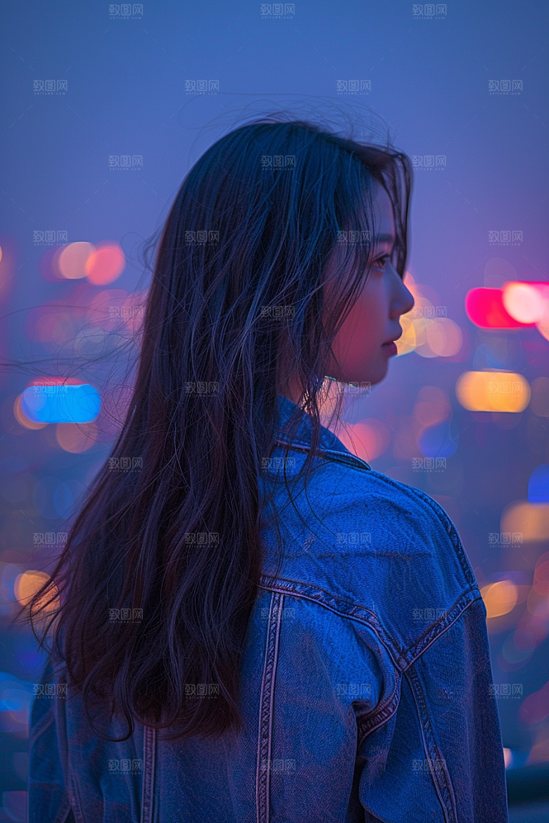 女生旅行背影唯美户外摄影图