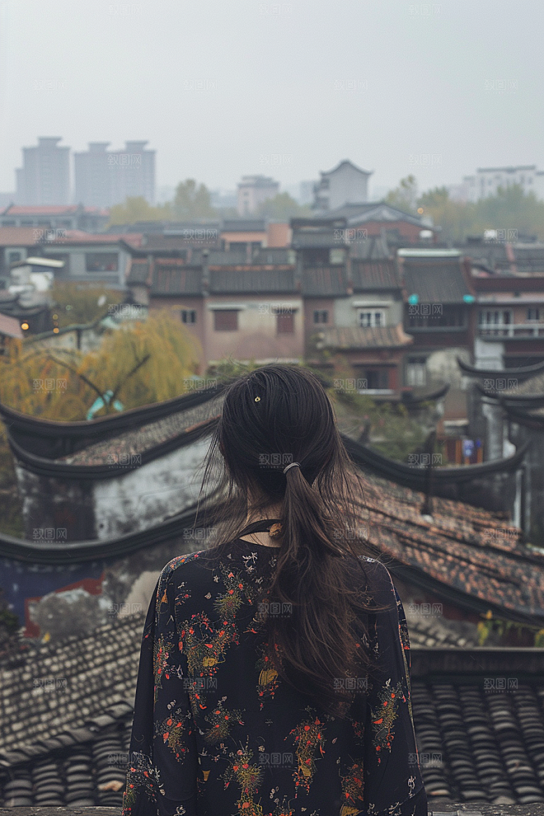 女生旅行背影辽阔自由行摄影图