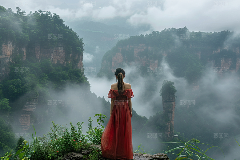 女生旅行背影徒步唯美摄影图