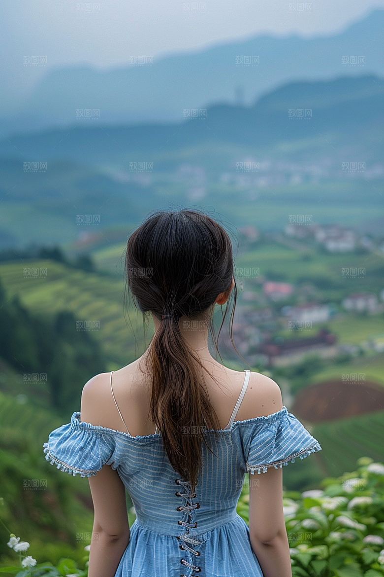女生旅行背影自由行自然摄影图