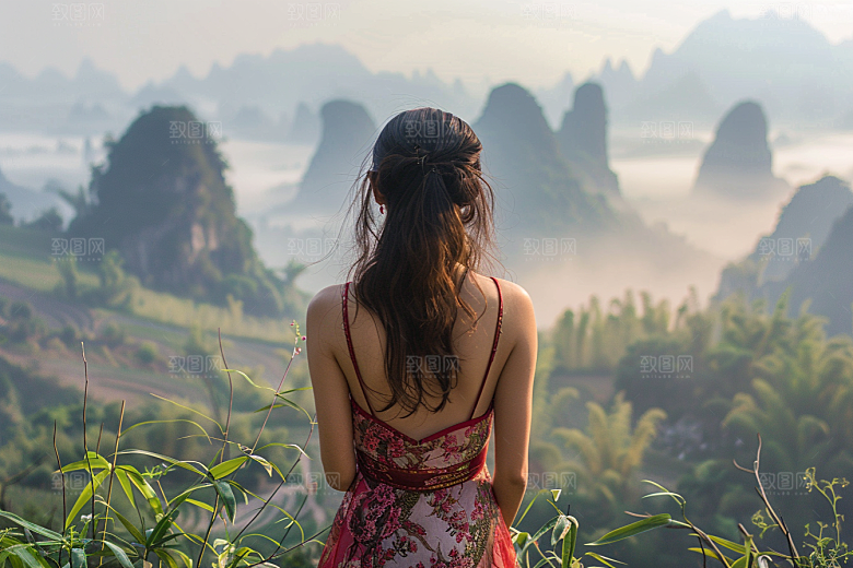 女生旅行背影自然探险摄影图