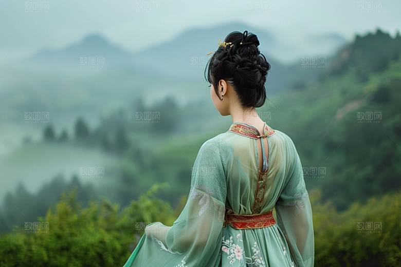 女生旅行背影辽阔徒步摄影图