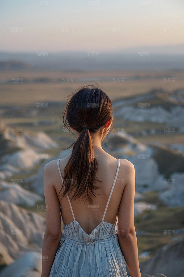 女生旅行背影旅游辽阔摄影图
