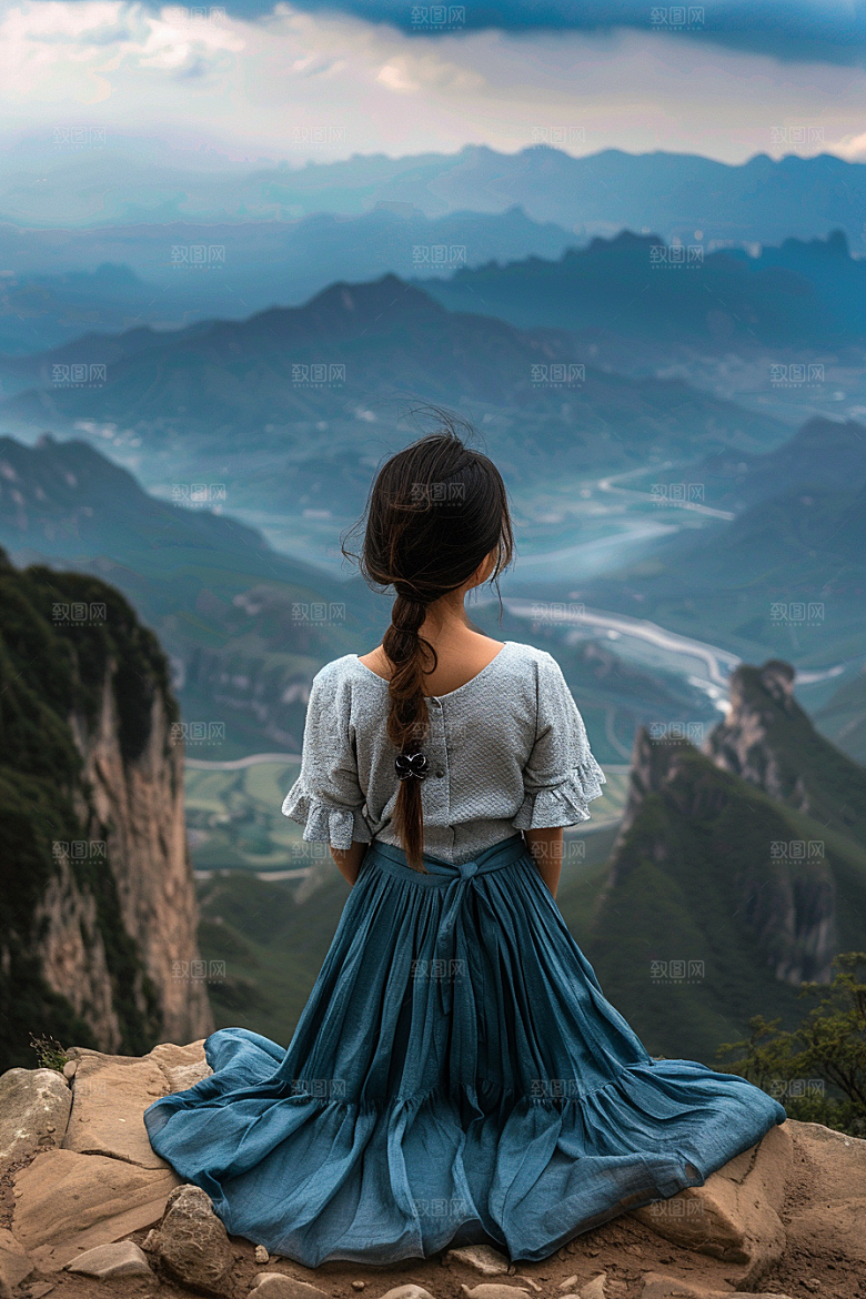 女生旅行背影探险自由行摄影图