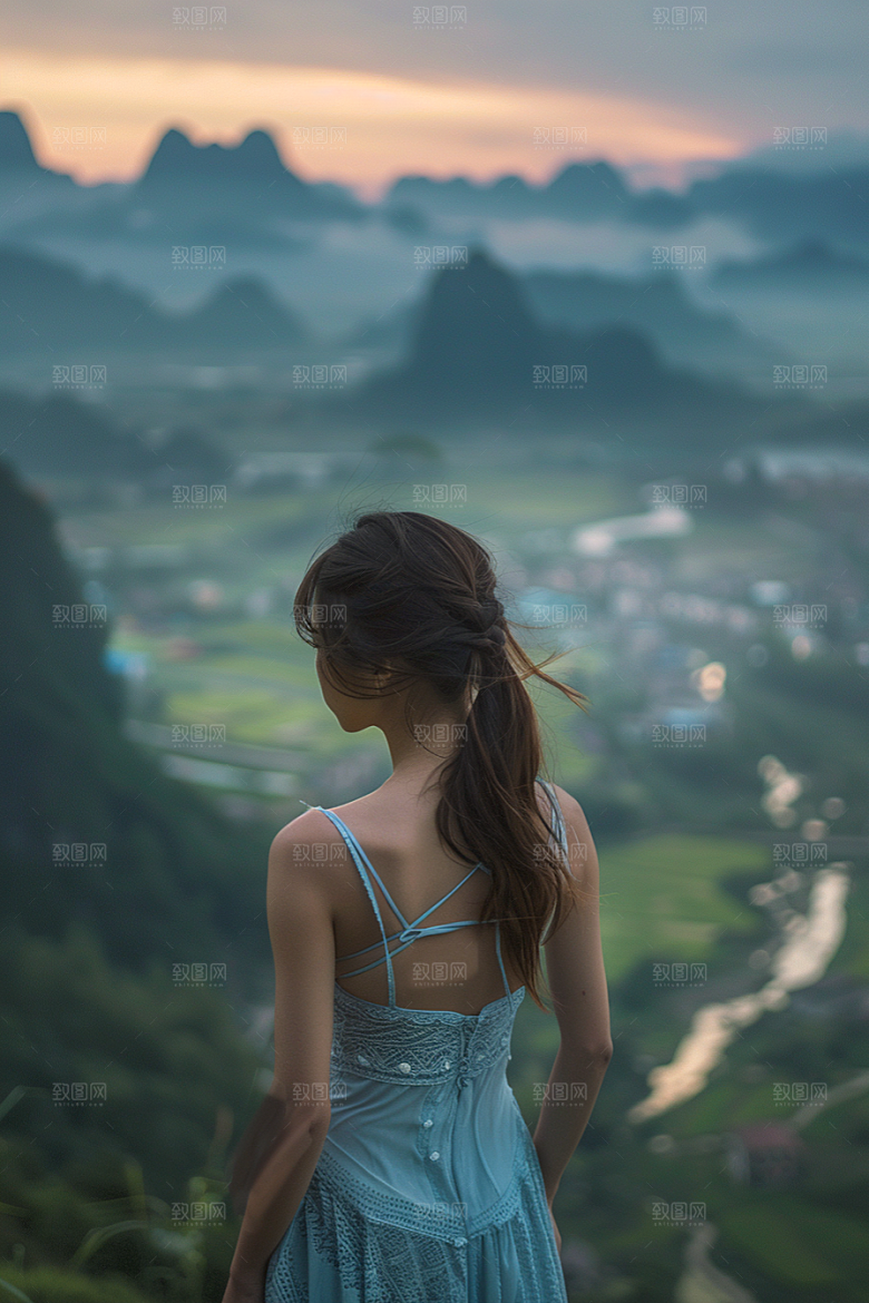 女生旅行背影自然唯美摄影图