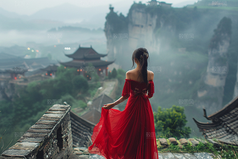 女生旅行背影徒步高清摄影图