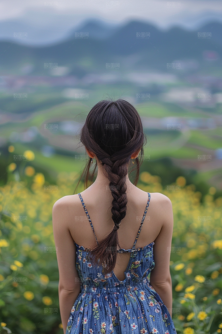 女生旅行背影探险旅游摄影图