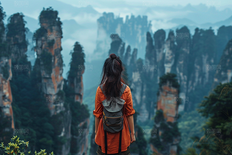 女生旅行背影探险唯美摄影图