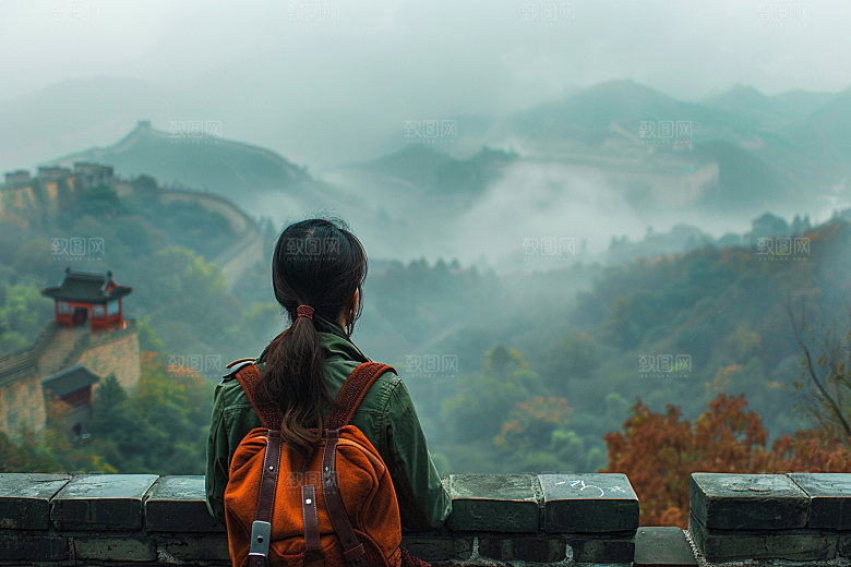 女生旅行背影人物自然摄影图