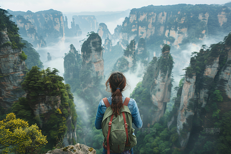 女生旅行背影旅游唯美摄影图