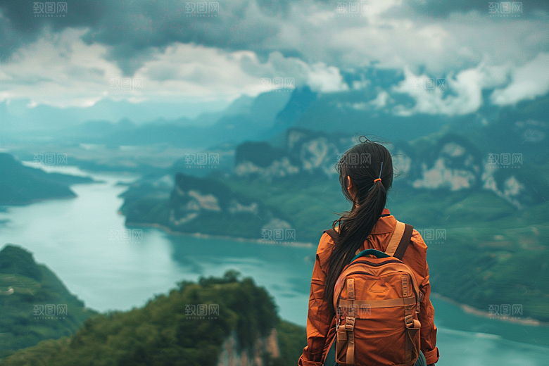 女生旅行背影徒步人物摄影图