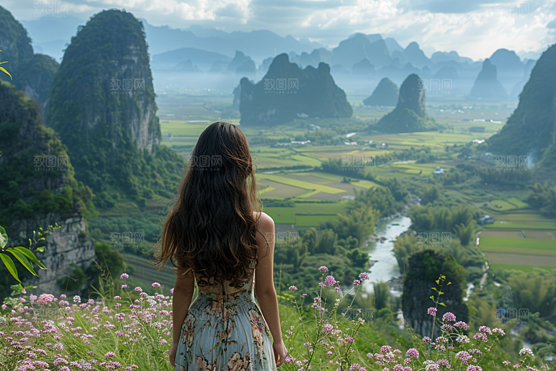 女生旅行背影探险旅游摄影图