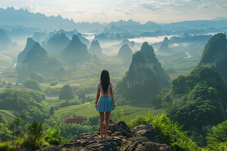 女生旅行背影自然唯美摄影图