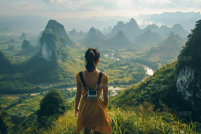 女生旅行背影辽阔自然摄影图