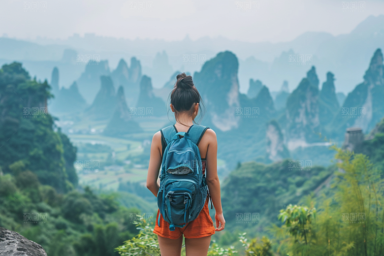 女生旅行背影探险旅游摄影图