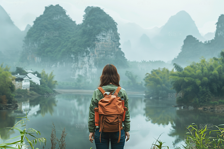 女生旅行背影辽阔自然摄影图