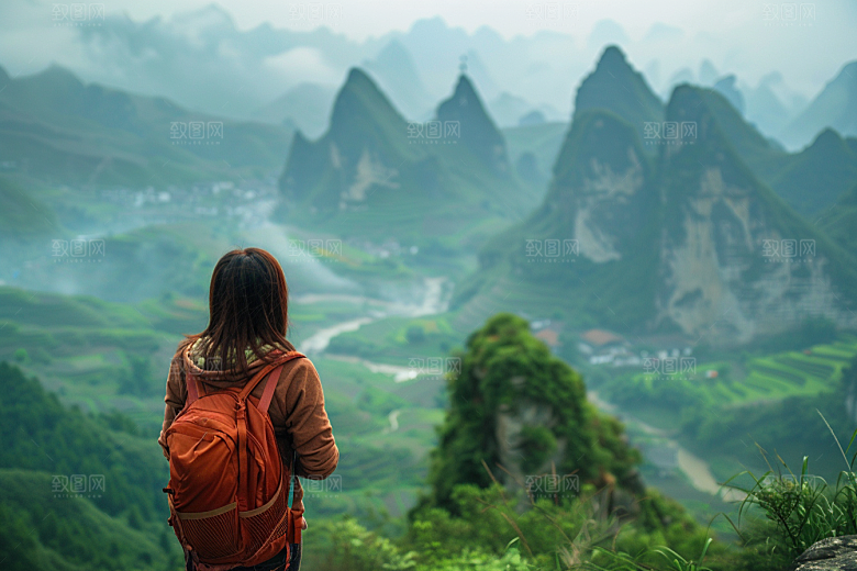 女生旅行背影辽阔人物摄影图