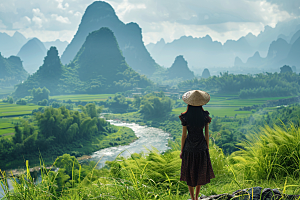女生旅行背影风光徒步摄影图