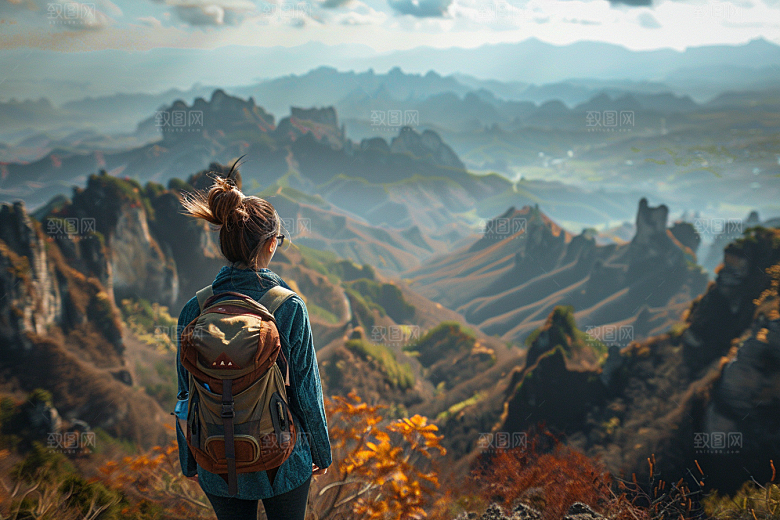 女生旅行背影探险户外摄影图