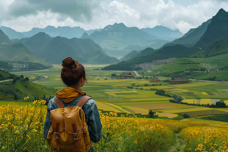 女生旅行背影探险户外摄影图